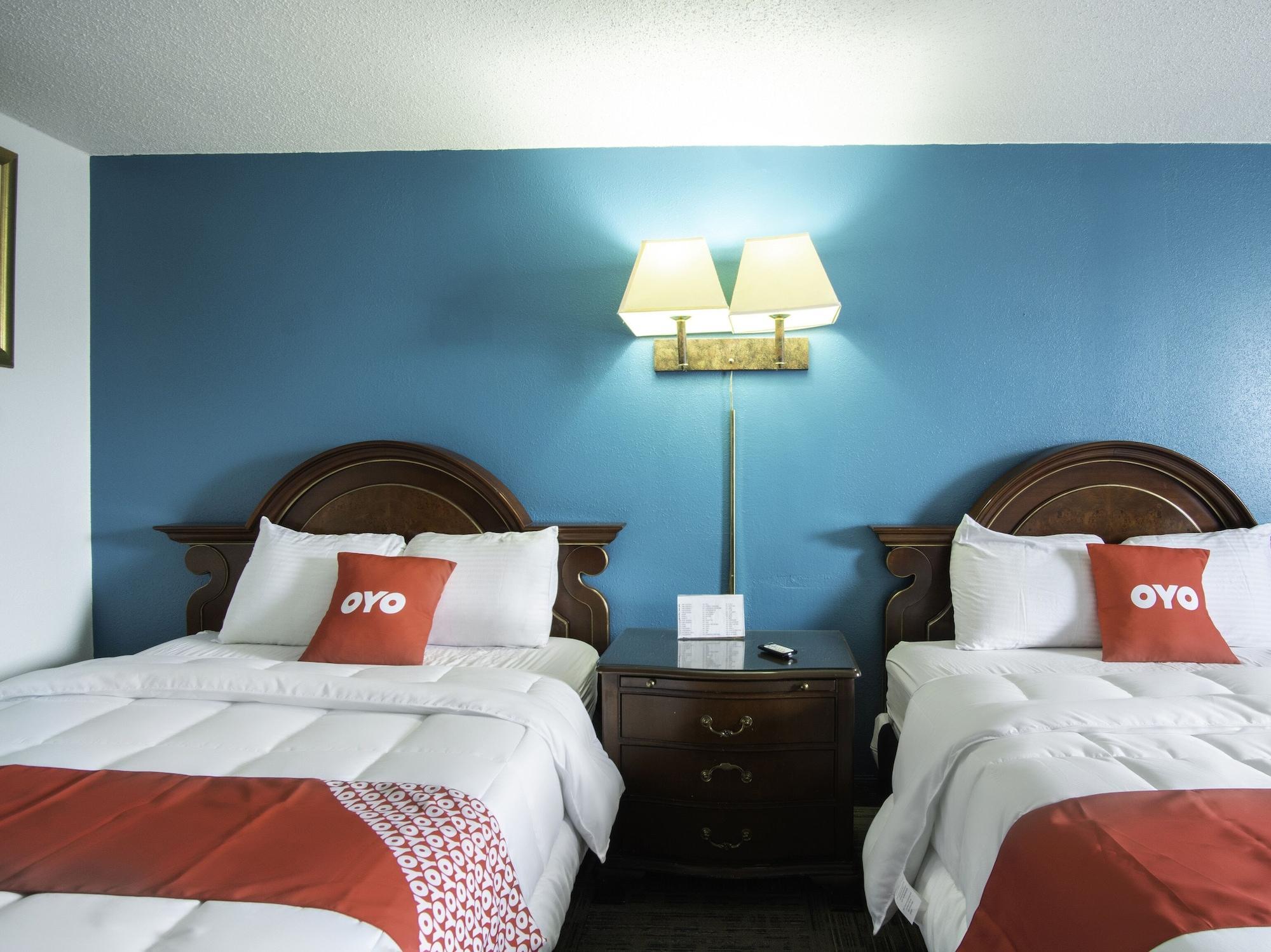 Oyo Hotel Hutchinson West 4Th Ave Exteriör bild