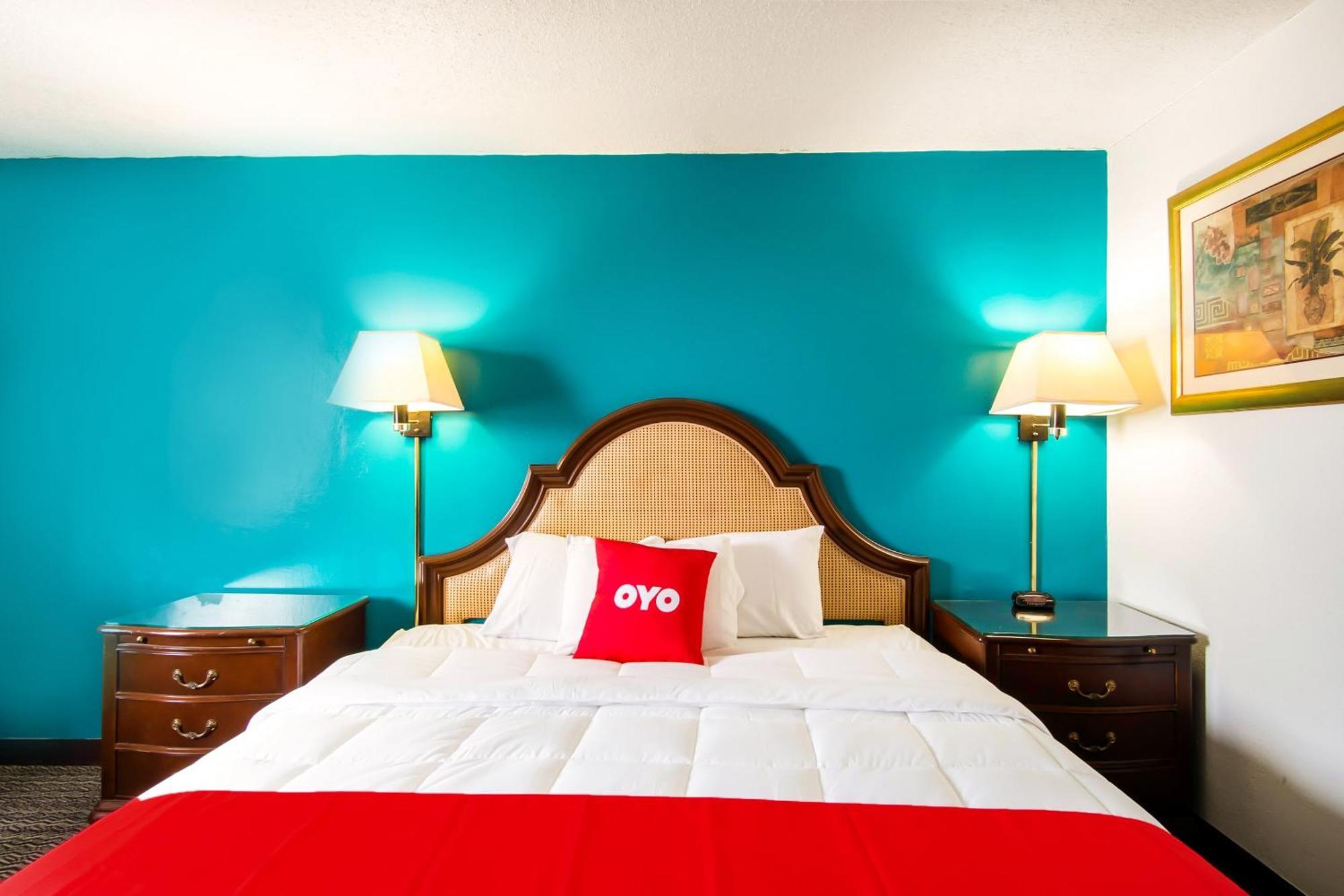 Oyo Hotel Hutchinson West 4Th Ave Exteriör bild