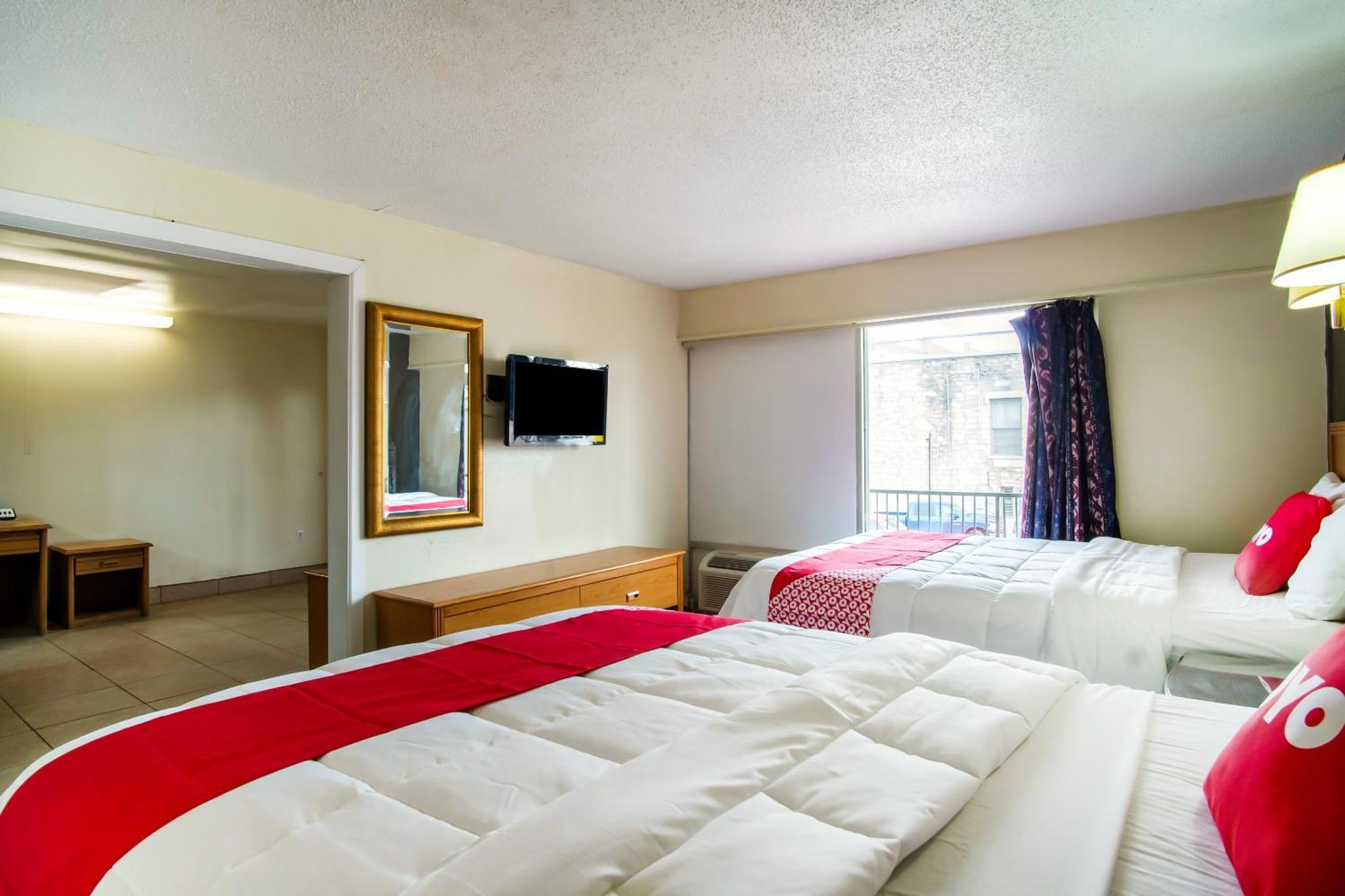 Oyo Hotel Hutchinson West 4Th Ave Exteriör bild