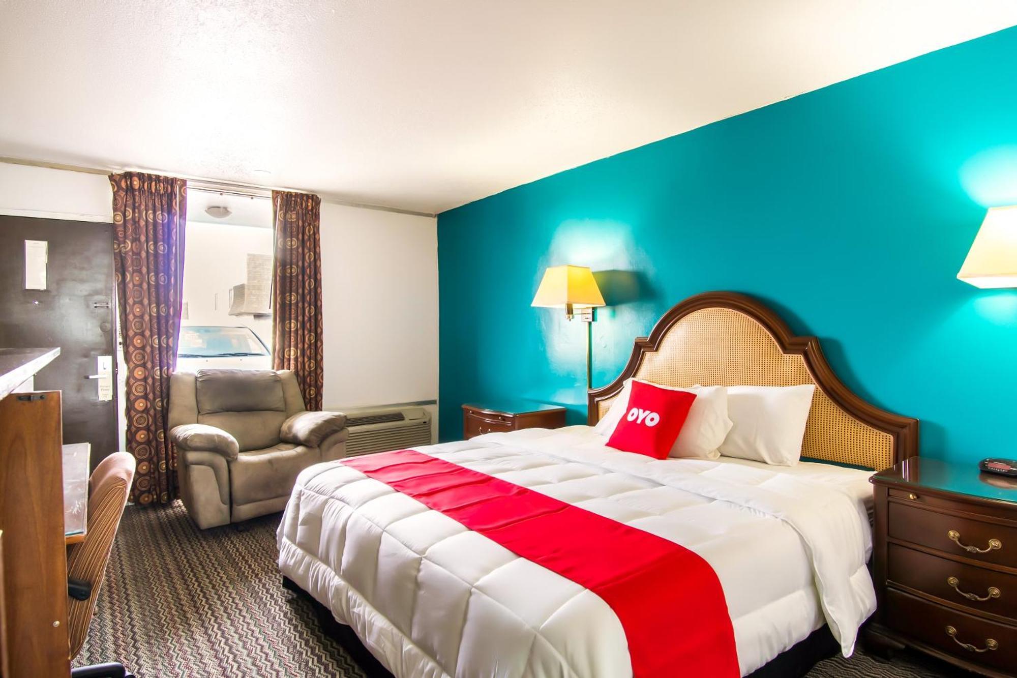 Oyo Hotel Hutchinson West 4Th Ave Exteriör bild