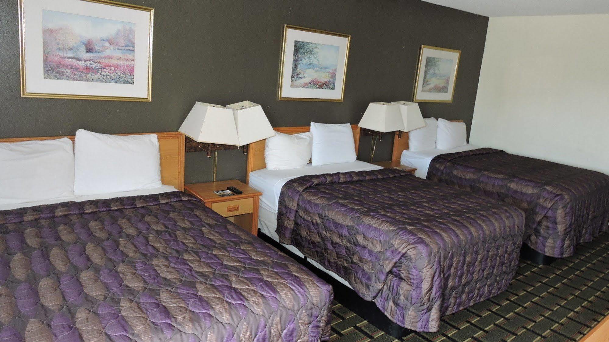 Oyo Hotel Hutchinson West 4Th Ave Exteriör bild